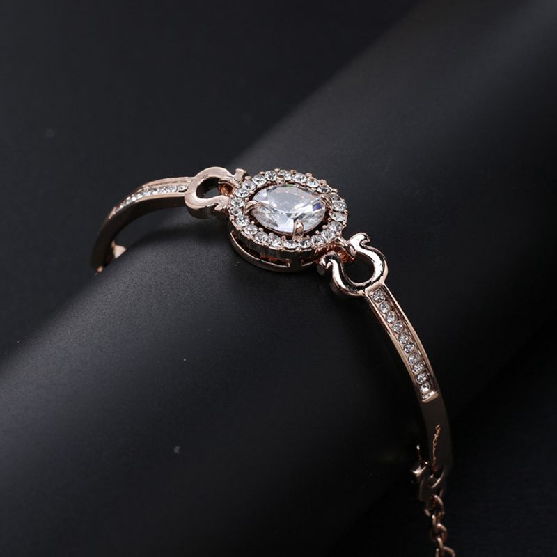 Luxurious Zircon Decoration Design Alloy Bracelet.