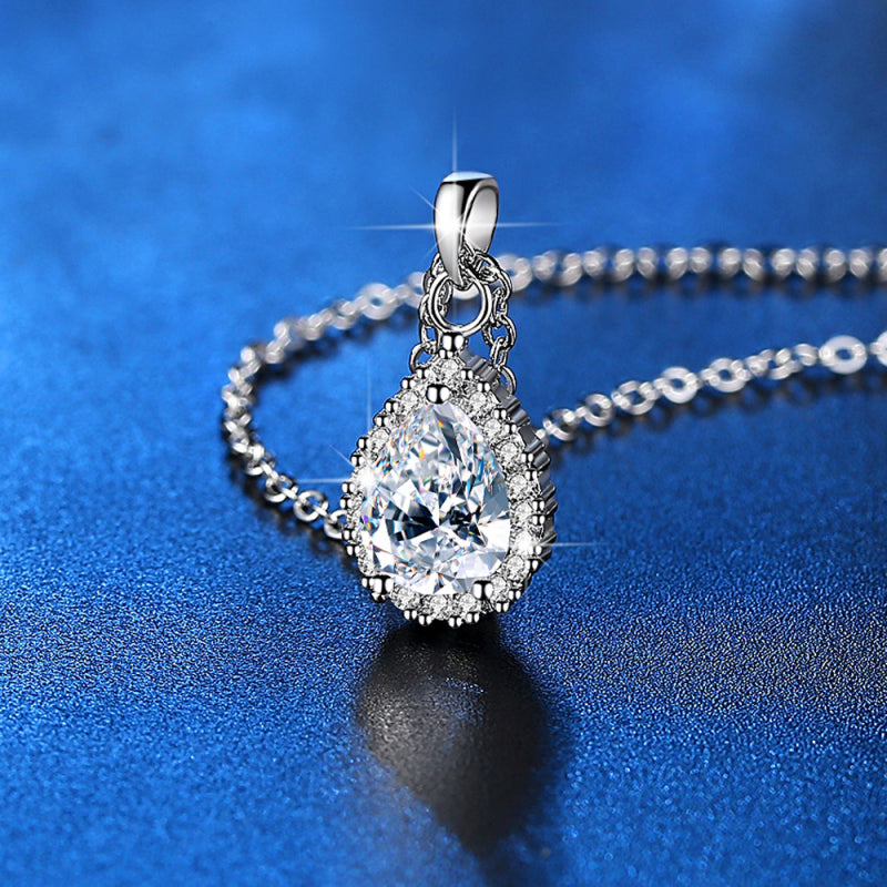 Tear Drop Shape Zircon Pendant Necklace.