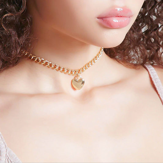 Women's Choker Heart Necklace.
