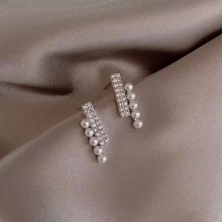 Rectangle Rhinestone And Faux Pearl Earrings.