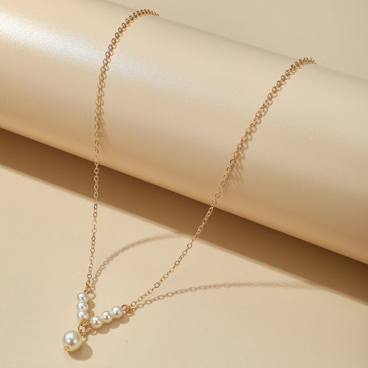 Faux Pearl Pendant Necklace